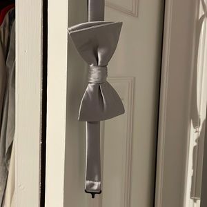 Apt9 Silver Hook Bow Tie